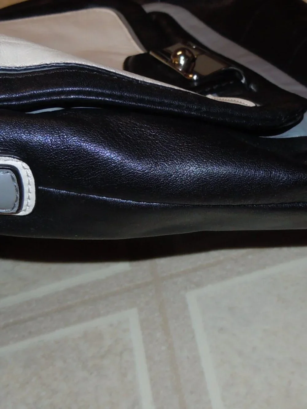 COACH BLACK & WHITE LEATHER HANDBAG F23084 EUC